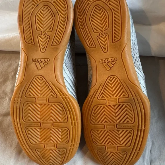 Adidas Kids Silver Black Indoor Soccer Cleats / Sneakers Sleek Design - Picture 4 of 5